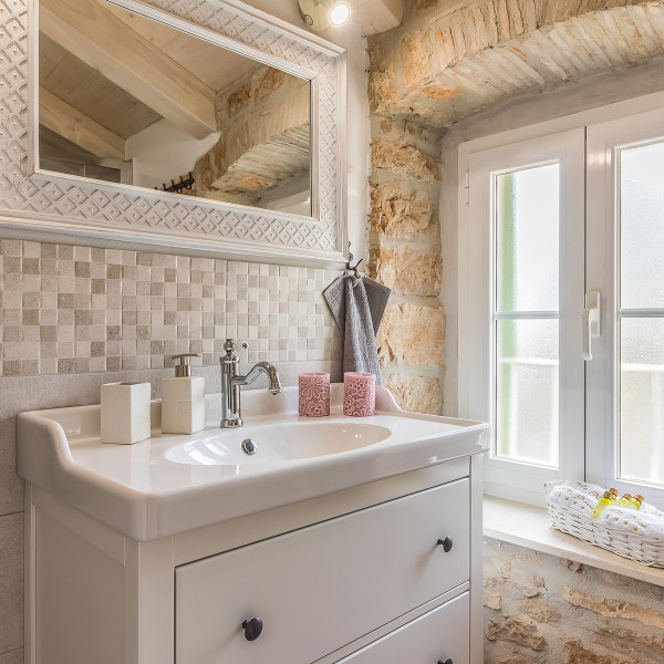 Bathroom / WC, Villa Nonni, Villa Nonni - Authentic Stone House with a private pool in Istria, Croatia Višnjan